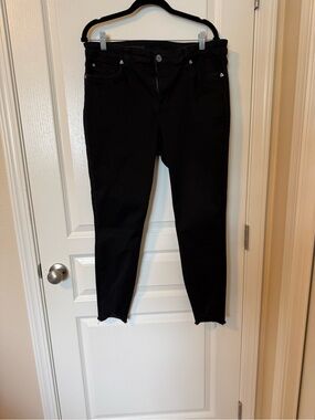 Kut from the Kloth Black High-Rise Skinny Jeans with Raw Hem